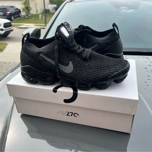Nike Air Vapormax Flyknit “Triple Black”